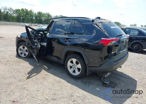 2021 Toyota Rav4 Xle z USA, uszkodzony, nr VIN 2T3P1RFV5MC197382